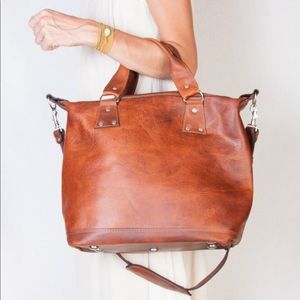 Ixchel Triangle Brief 33 Leather Tote